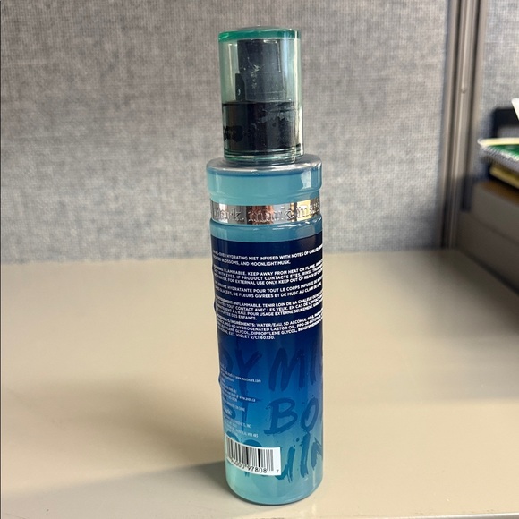 Avon mark. Moon Chill Berry Body Mist Big 6.7 Fl Oz Bottle - Picture 2 of 16